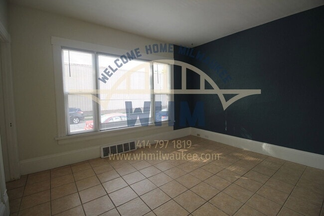 Photo - 1140 N 50th Pl