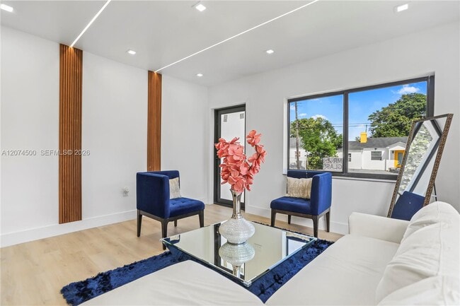 Photo - 1040 NW 35th St Unidad 1040
