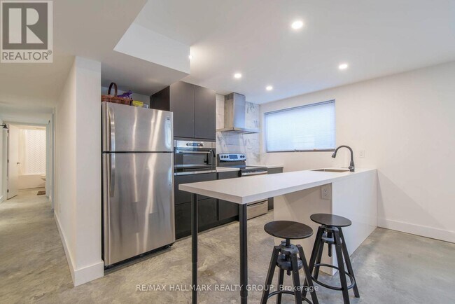 Photo - 49 Chippewa Ave