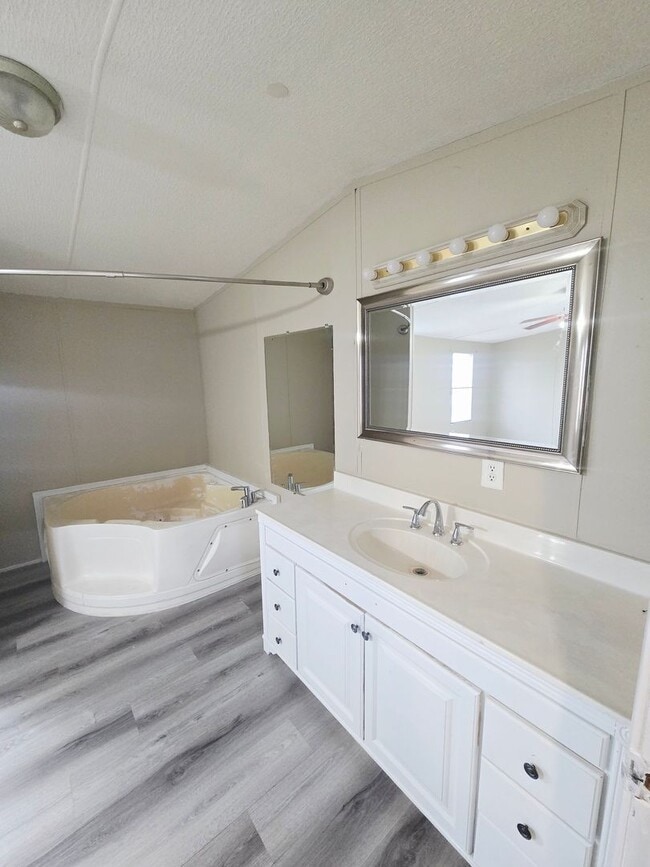 Photo - 3 bedroom, 2 bath Mobile Home in Yorktowne