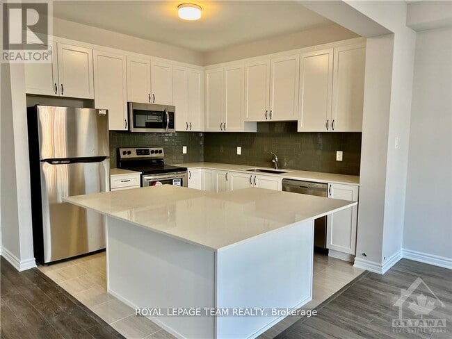 Photo - 565 Rye Grass Wy