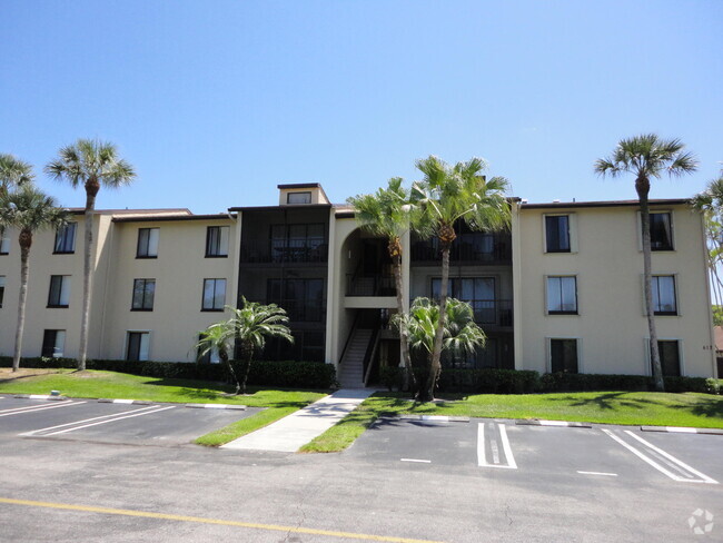 Building Photo - 617 Sea Pine Way Unit E3 Rental