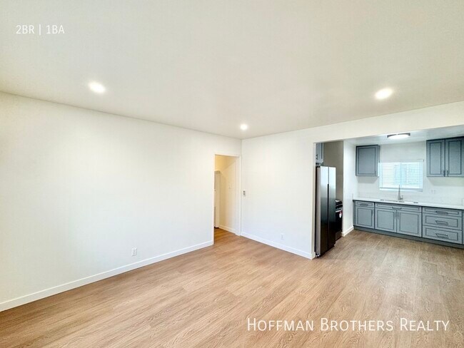 Photo - 4122 Grand View Blvd Unidad 2A Rental