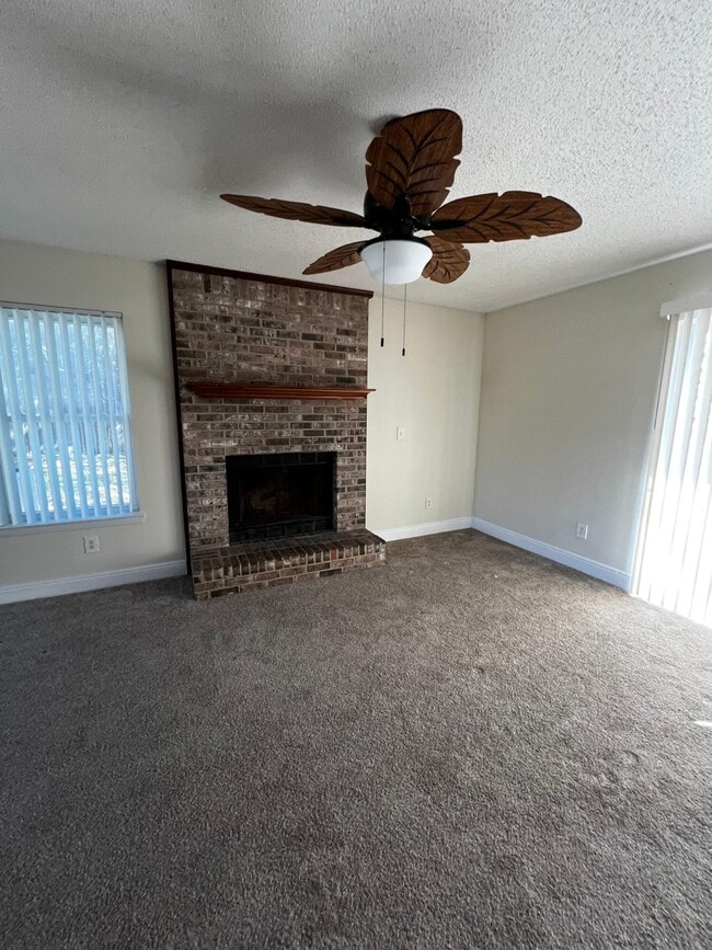 106 Pinehaven Dr