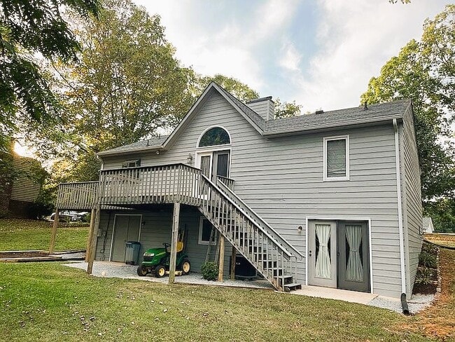 Photo - 2368 Bateman Bridge Rd