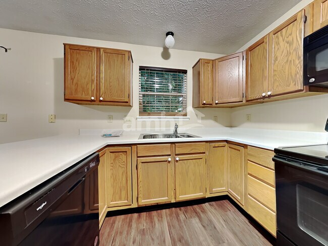 1085 Sunmeadow Cir