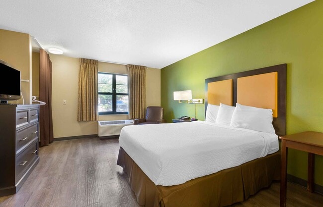 Photo - Furnished Studio-Chesapeake - Churchland B...