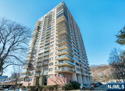 Building Photo - 1203 River Rd Unit 10L