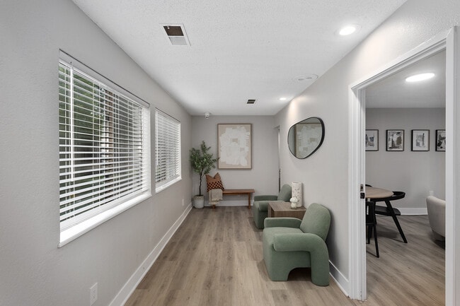 Robin Hill Apartments