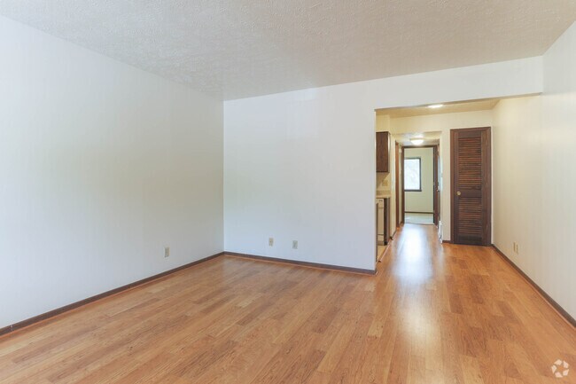 1BR, 1BA - 570SF