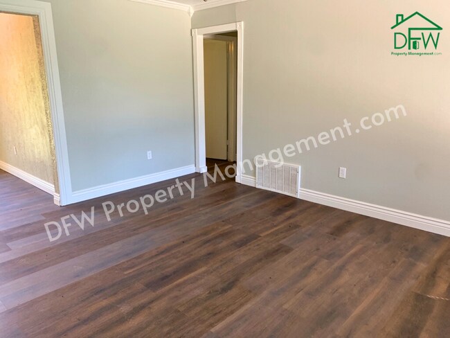 Photo - 2709 NW Hilltop Dr