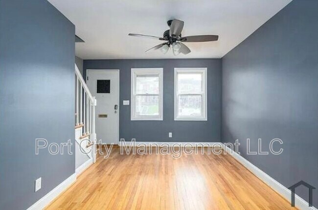 Photo - 6816 Gough St