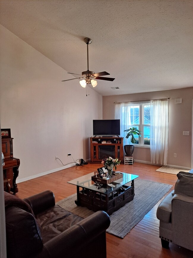 Photo - 103 Destin Cir