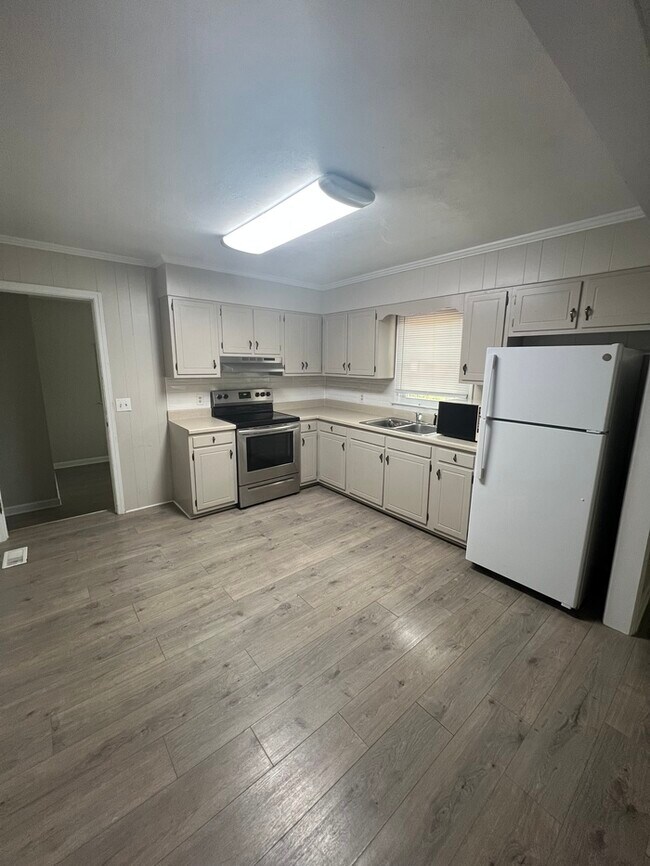 Photo - 1028 Cleveland St