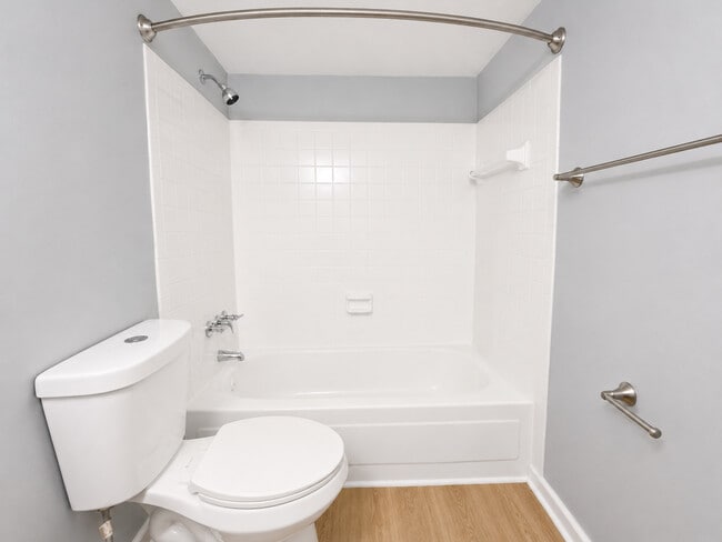 Glen Oaks Luxury Apartment Homes