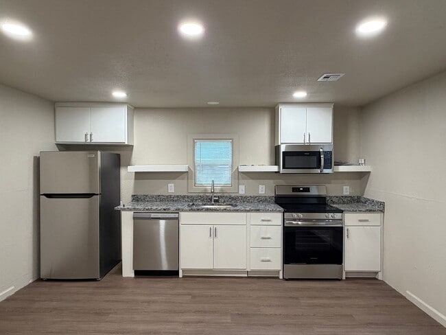 Photo - 712 Coyne Ave Unit 712 Coyne St