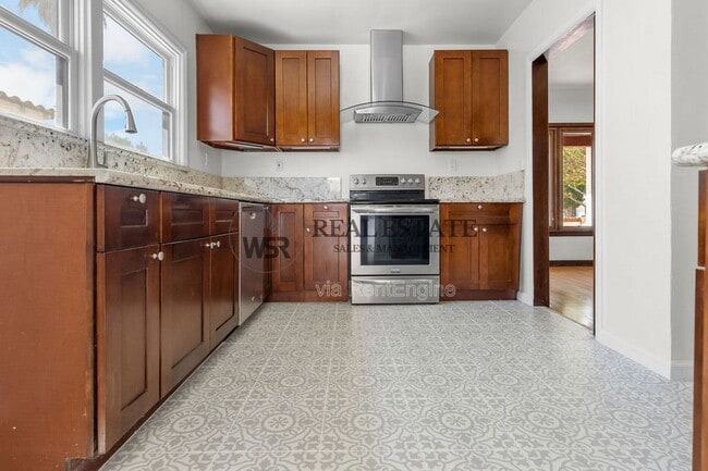Photo - 3569 Bandini Ave