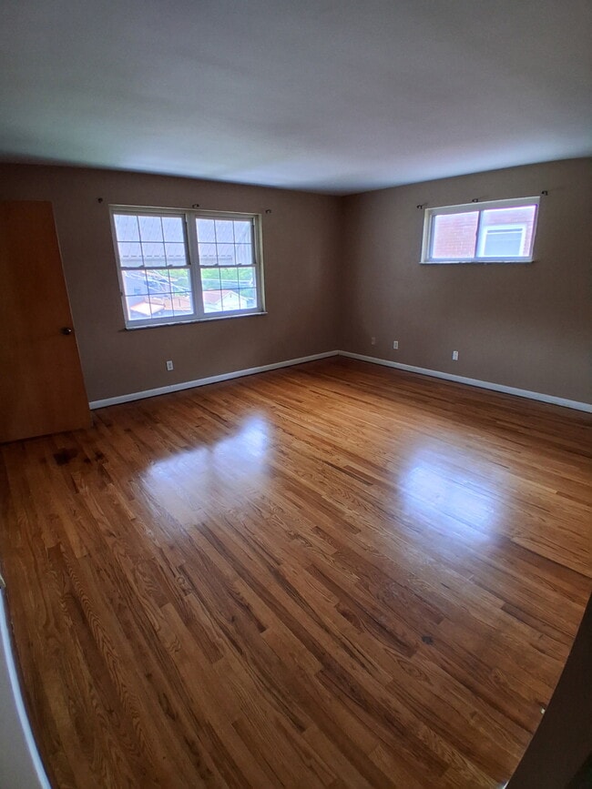Photo - 556 Rosemont Ave Unit 2
