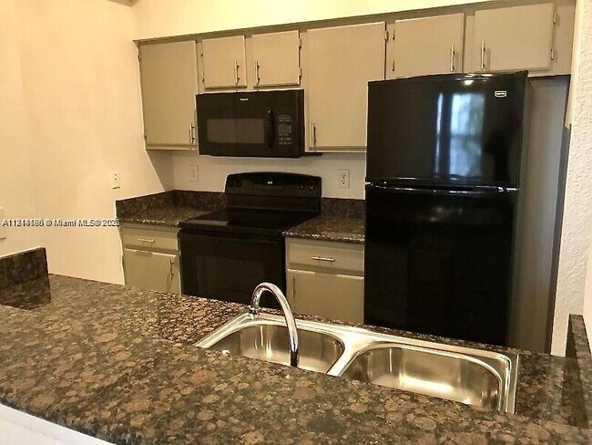 Photo - 2841 N Oakland Forest Dr Unit 211