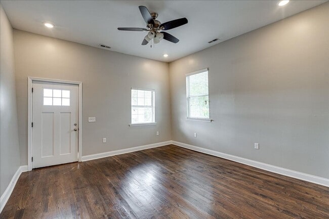 Photo - Charming 1920 renovated home!