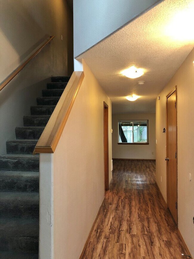 Photo - 270 SE Edwards Dr Unit A