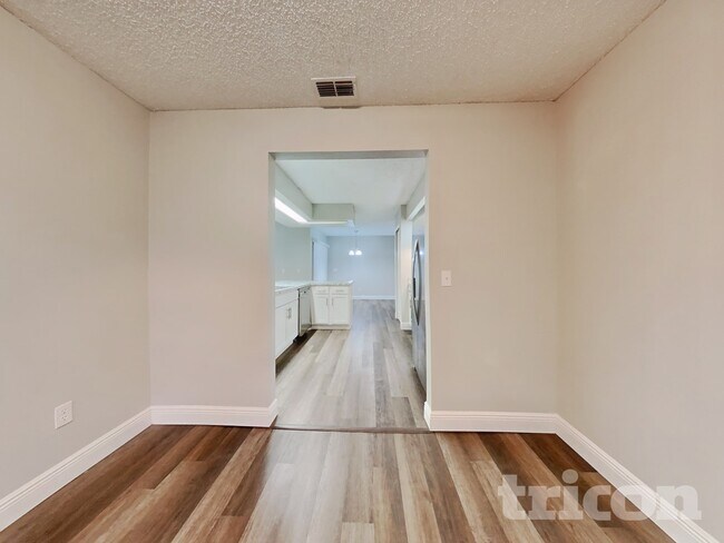 Photo - 1107 Lyric Dr