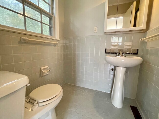Photo - 300 W Cranford Ave