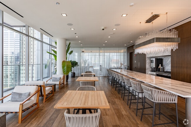 Residences at 8 East Huron