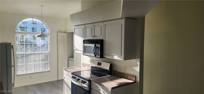 Building Photo - 4925 Sandra Bay Dr Unit 205 Rental