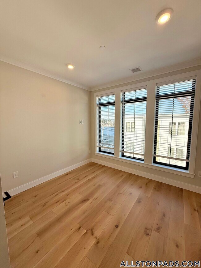 Photo - 157 Everett St Unit 303