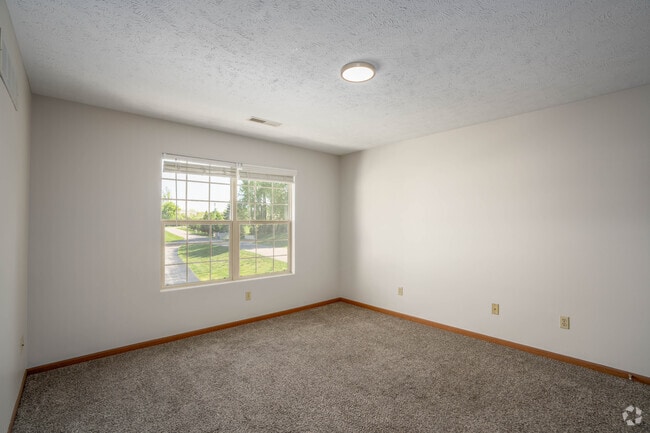 2BR, 2BA - 1,100SF - Primary Bedroom