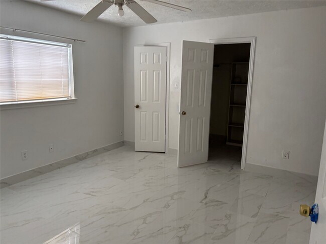 Photo - 2514 Radcliffe Dr