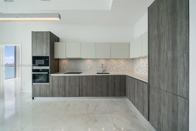 Photo - 2900 NE 7th Ave Unidad 604