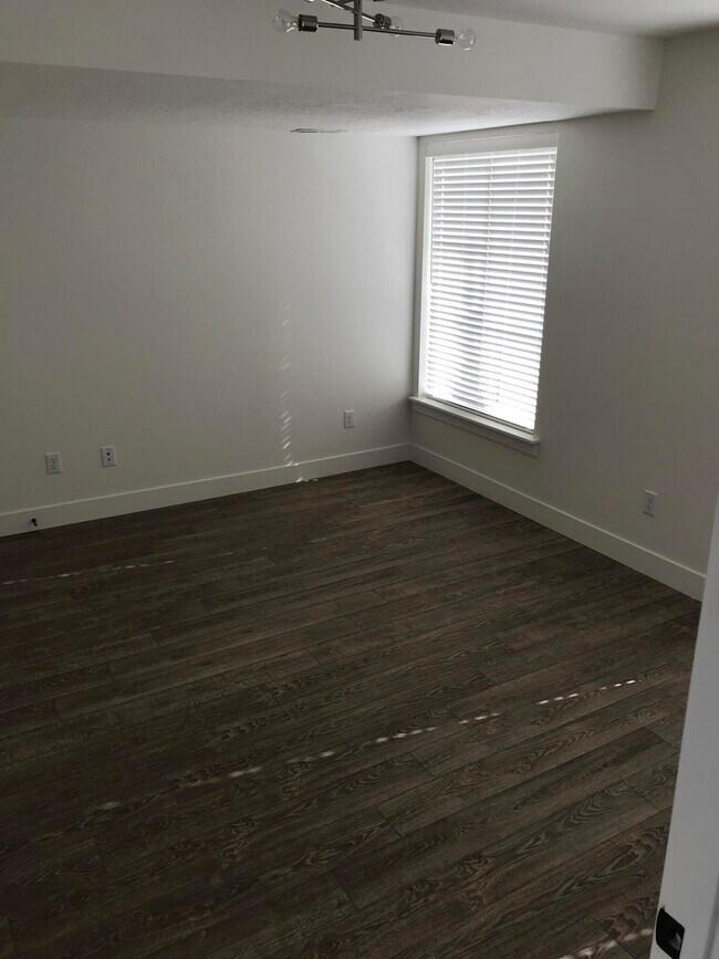 Photo - 2971 S Richmond St