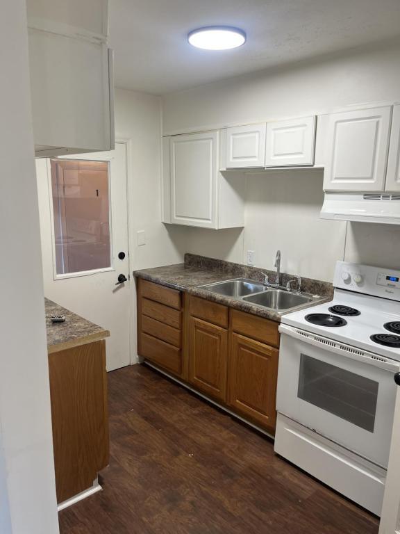 Photo - 109 N Russell St