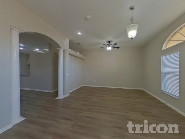 Photo - 1810 Cattleman Dr