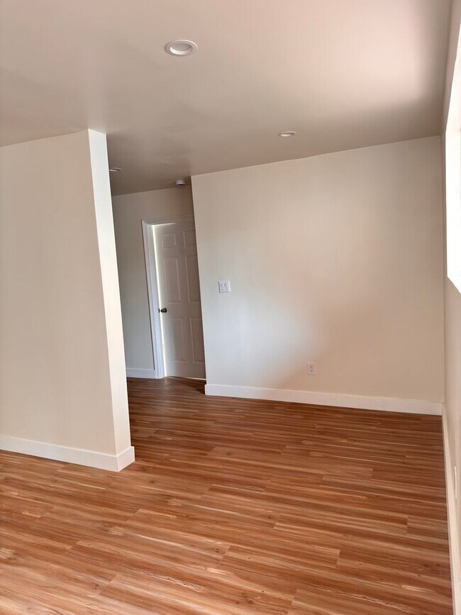 1060 McFarland Ave Unit ADU
