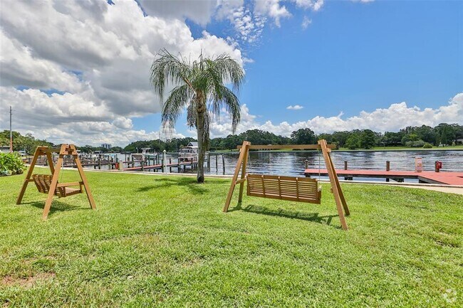 Building Photo - 2424 W Tampa Bay Blvd Unit B201 Rental