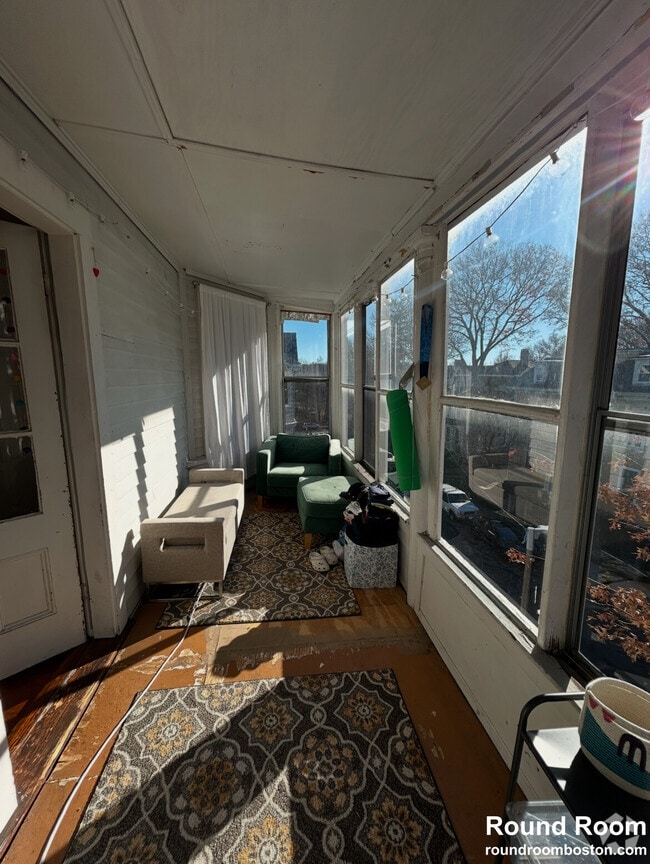 Building Photo - 17 Hillside St Rental