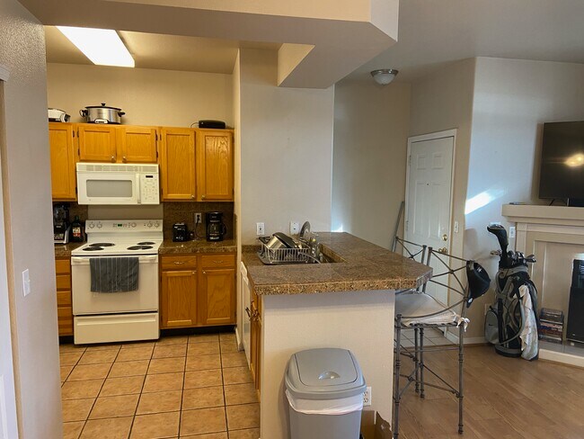 Photo - 4545 Wheaton Dr Unidad B140