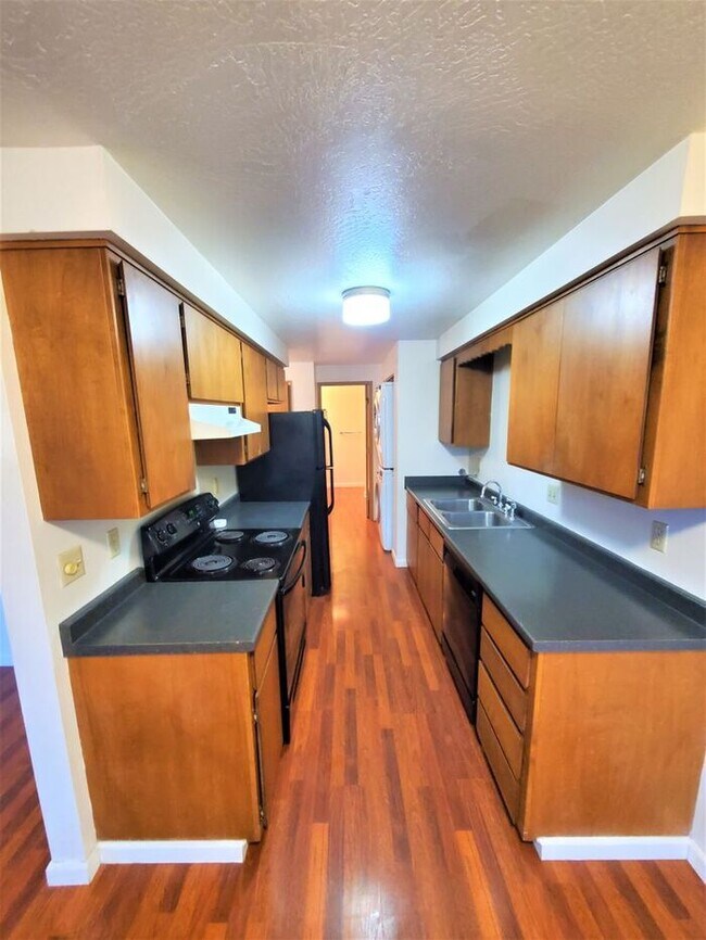 Photo - Charming 4-Plex 2 Bedroom 1 Bathroom Unit Available Soon!