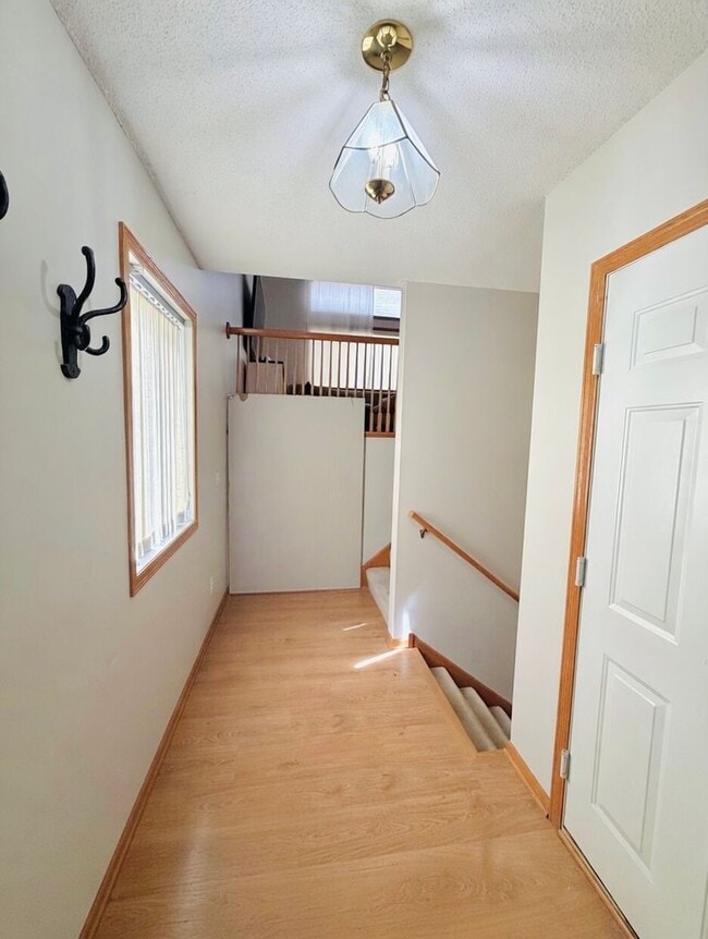 Photo - Great 2 Bedroom Townhome in Prime Apple Valley Location!   W’Finished Basement
