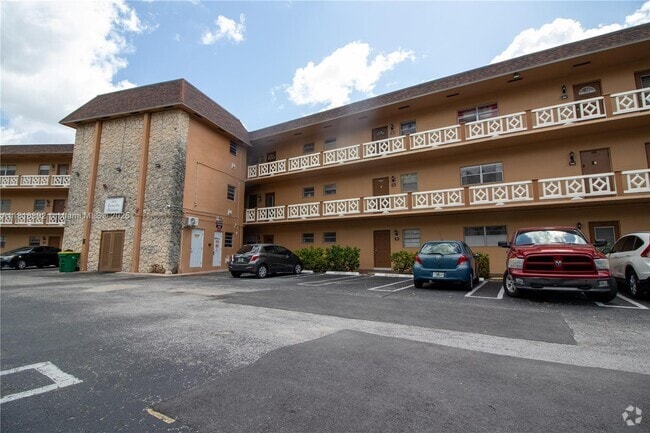Building Photo - 5031 W Oakland Park Blvd Unit 309 Rental