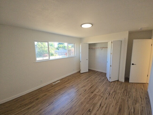 3000 Kenwood Rd