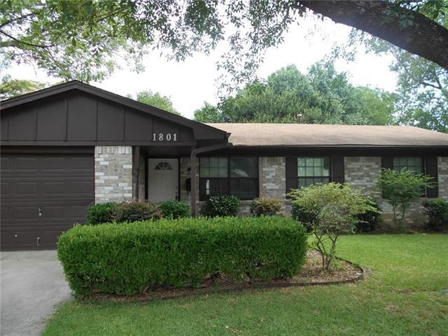 Building Photo - 1801 Meadowcrest Dr