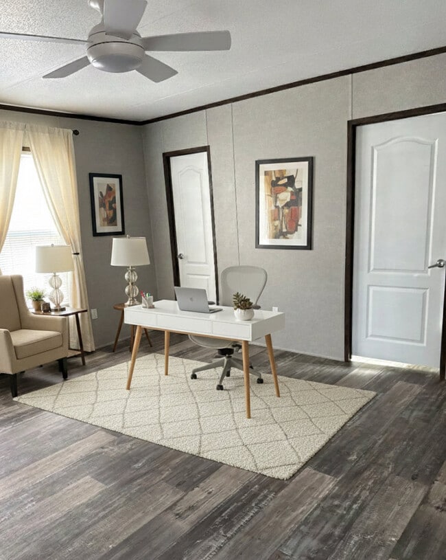 Photo - 1422 Spear St