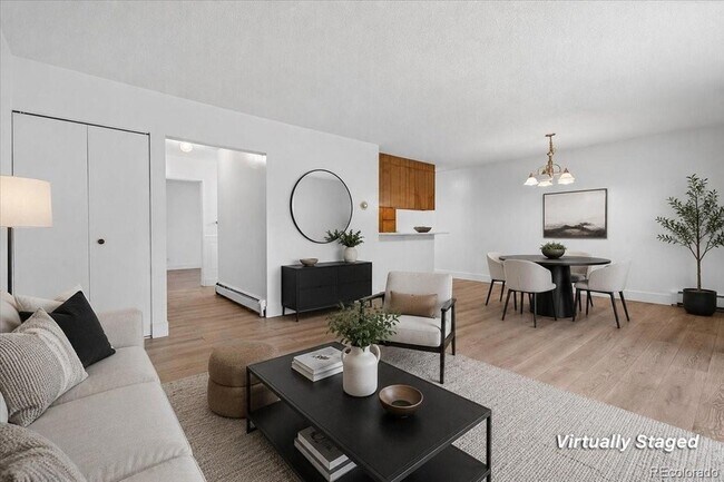 Photo - 2150 S Vaughn Way Unidad 202D