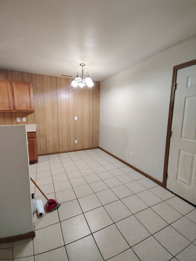 Photo - 2 bedroom, 1 bathroom apartment in Wickliffe Unit #2