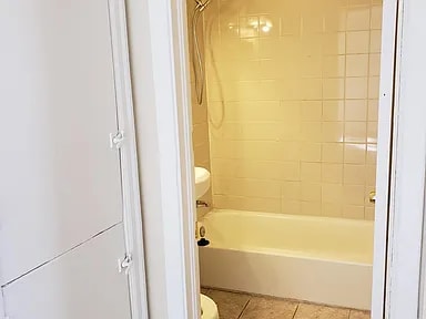 Photo - 845 Perry St