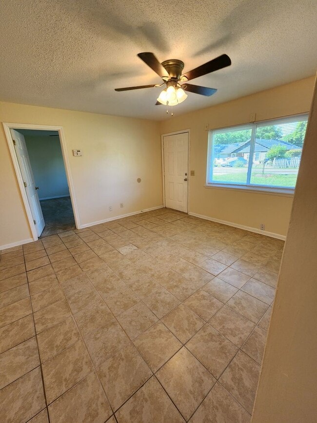 Photo - 802 Margaret Ln